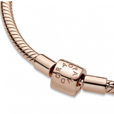 Bracciale Pandora Moments con maglia snake e chiusura a barile