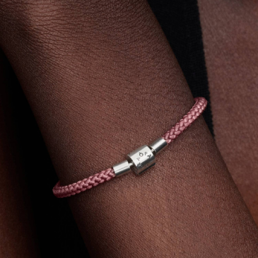 BRACCIALE IN CORDA ROSA CON CHIUSURA A BARILE