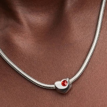 CHARM CUORE CON PIETRA ROSSO SCURO