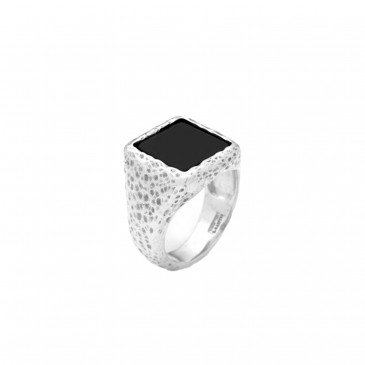 ANELLO MARTELLATO QUADRATO ONICE GRANDE MIS 24
