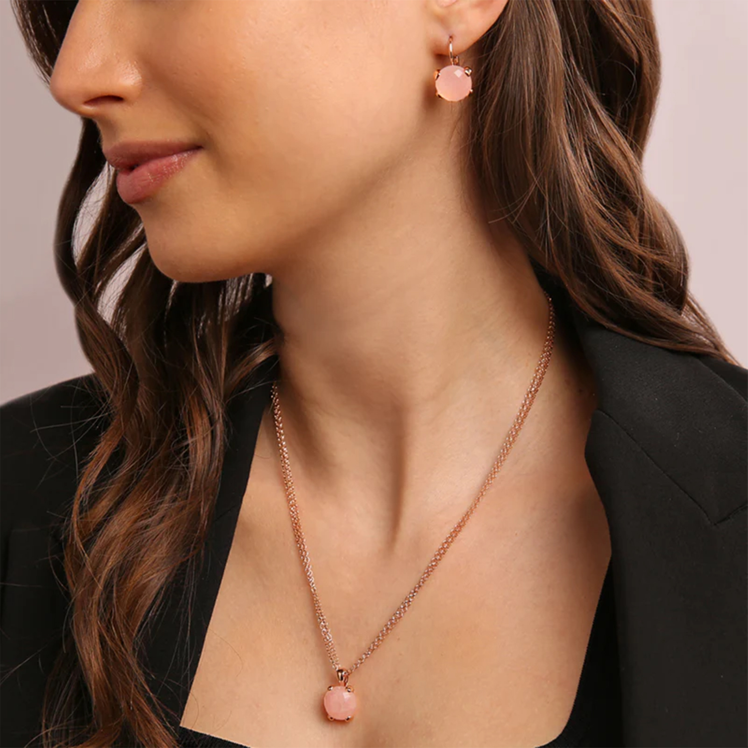 FELICIA MULTISTRAND NECKLACE WITH STONE PENDANT FELICIA MULTISTRAND NECKLACE WITH STONE PENDANT