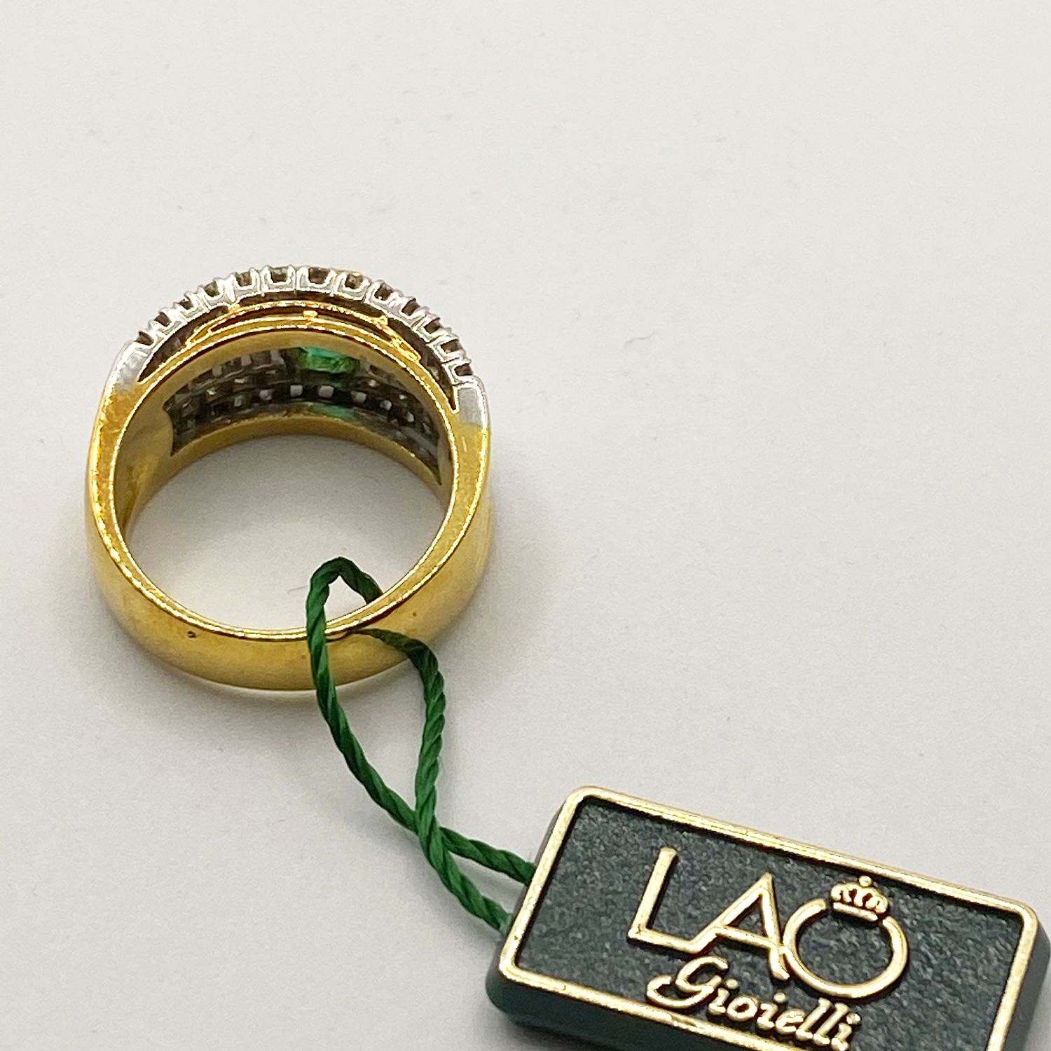 Anello donna brillanti e smeraldi
