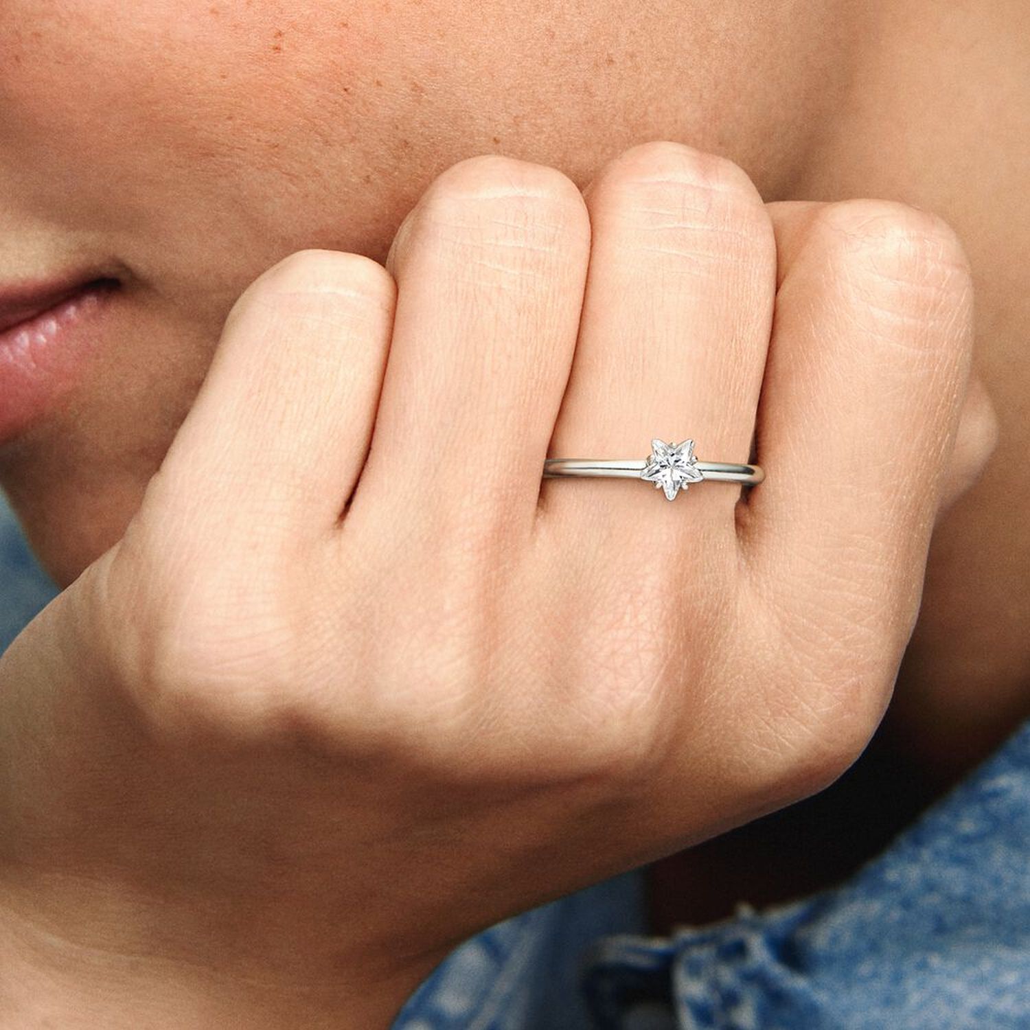 Anello Solitario Stella Celeste