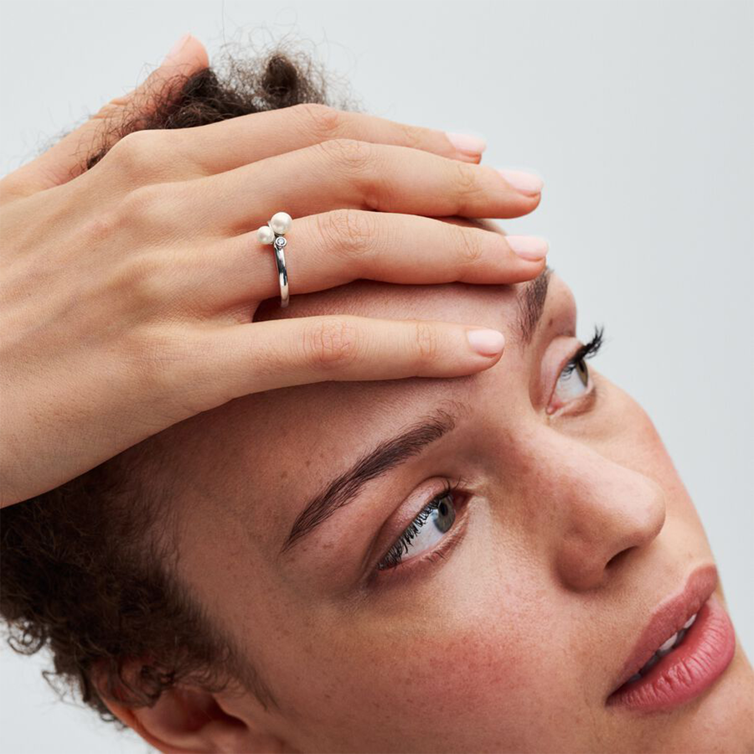 ANELLO PERLE D'ACQUA DOLCE COLTIVATE E PUNTO LUCE