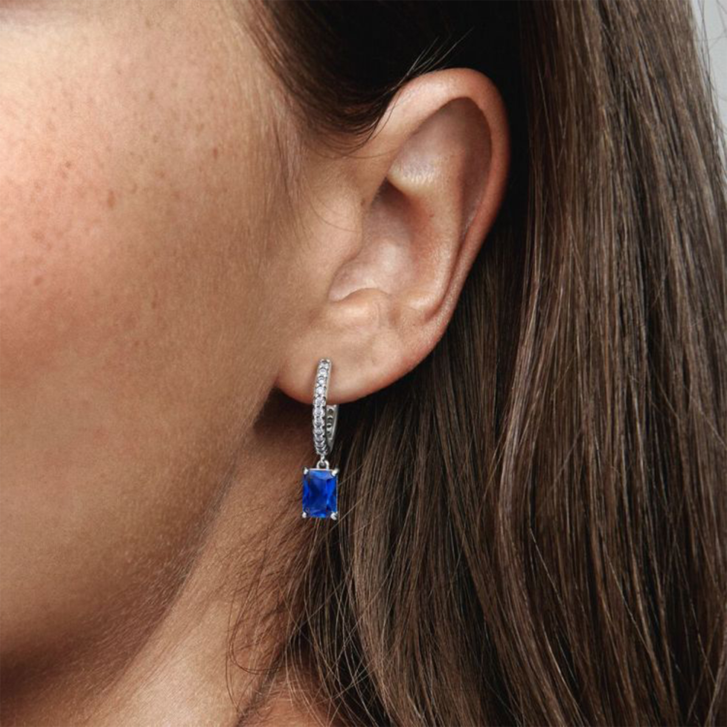 ORECCHINI CERCHI PAVÈ E PIETRE BLU