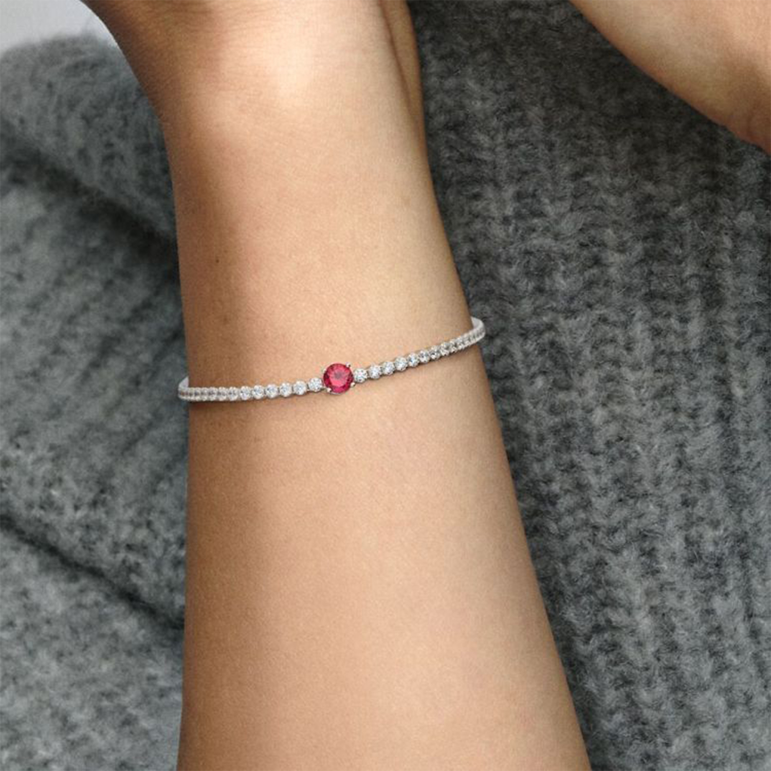 BRACCIALE TENNIS CON PIETRA ROSSA