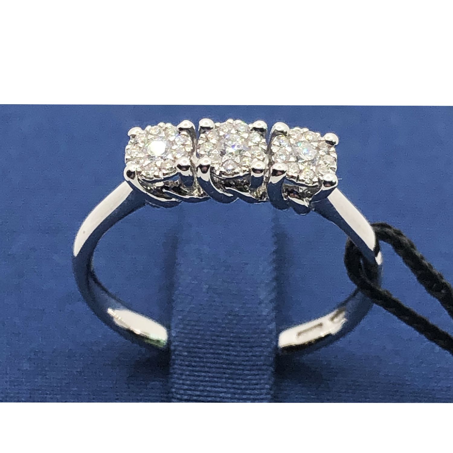 ANELLO TRILOGY NODO D'AMORE KT. 0,16 G VS ANELLO TRILOGY NODO D'AMORE KT. 0,16 G VS