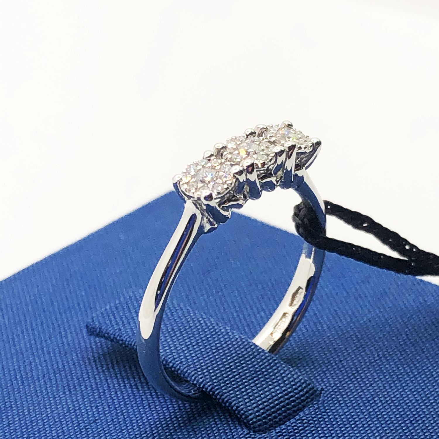 ANELLO TRILOGY NODO D'AMORE KT. 0,16 G VS ANELLO TRILOGY NODO D'AMORE KT. 0,16 G VS