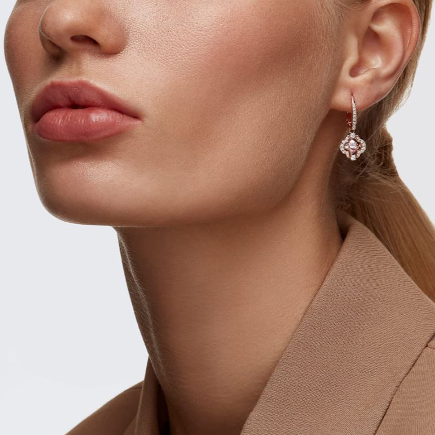 SPARKLING DC : ORECCHINO A BUCO CLOVER