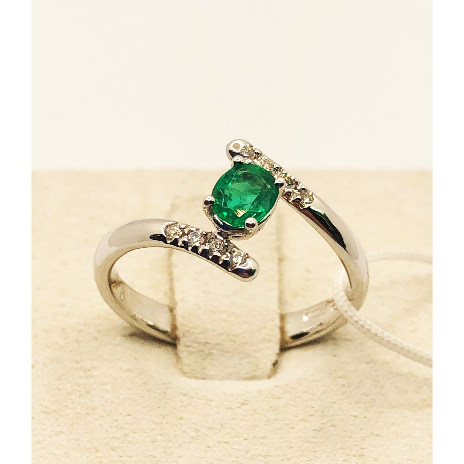 ANELLO SMERALDO 0,30 BRILL 0,07 ANELLO SMERALDO 0,30 BRILL 0,07